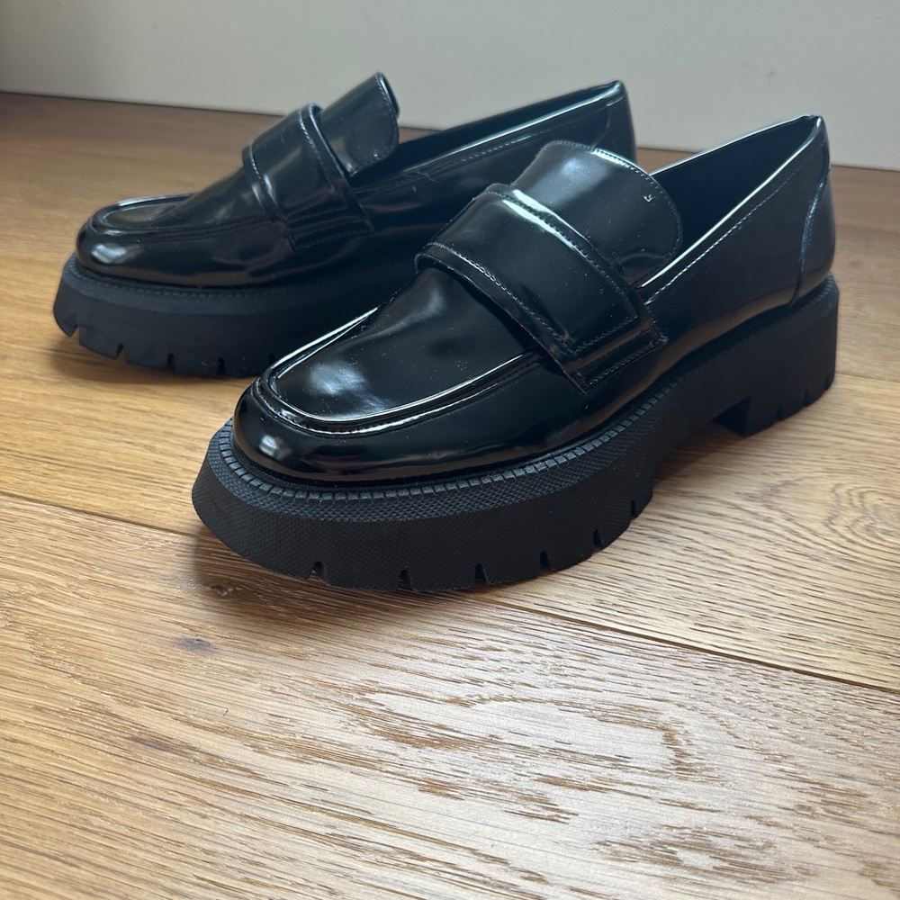 Zara patent leather lug sole loafer - size 39